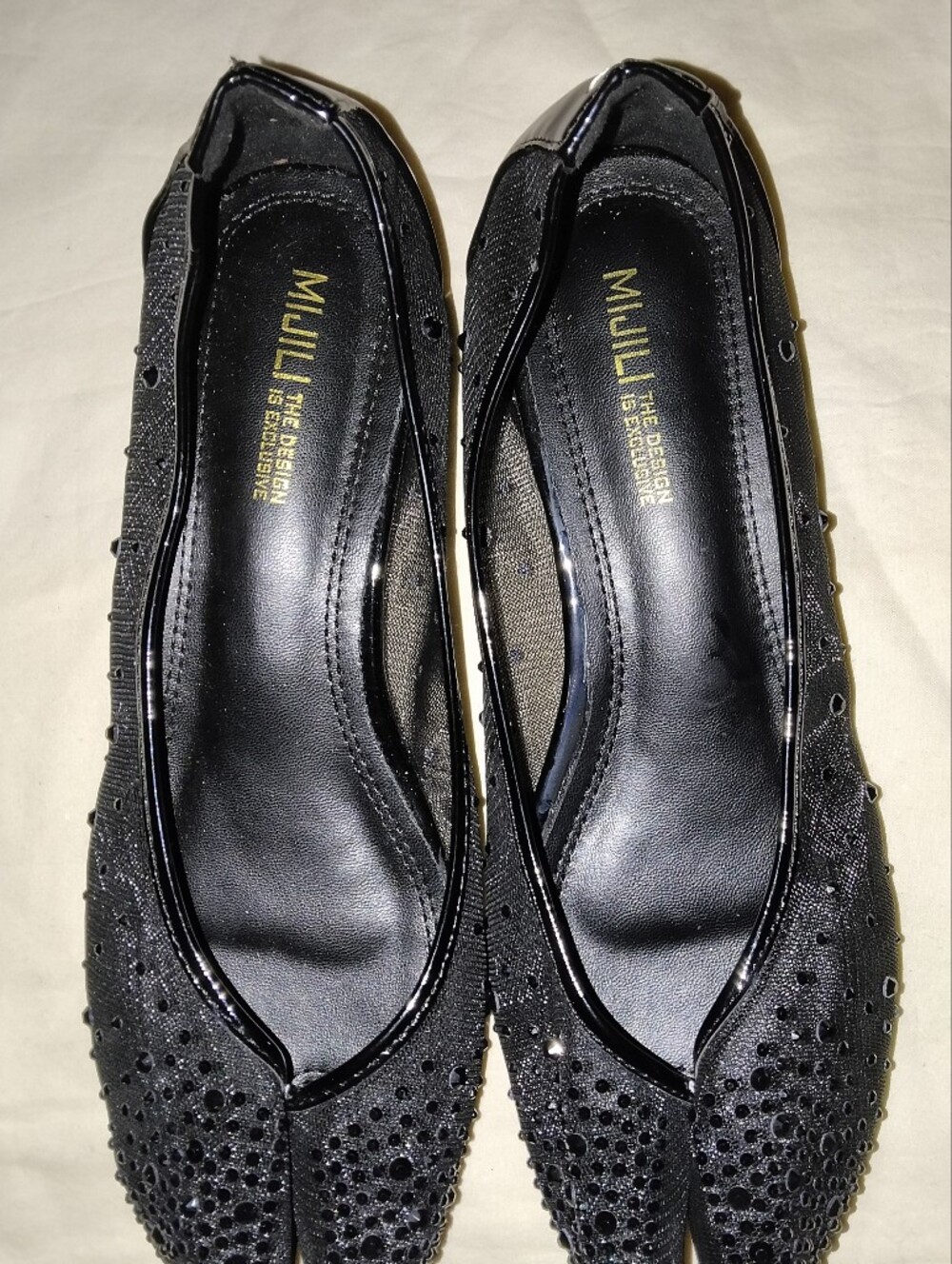 MUJI Black Crystal-Embellished Pointed Flats